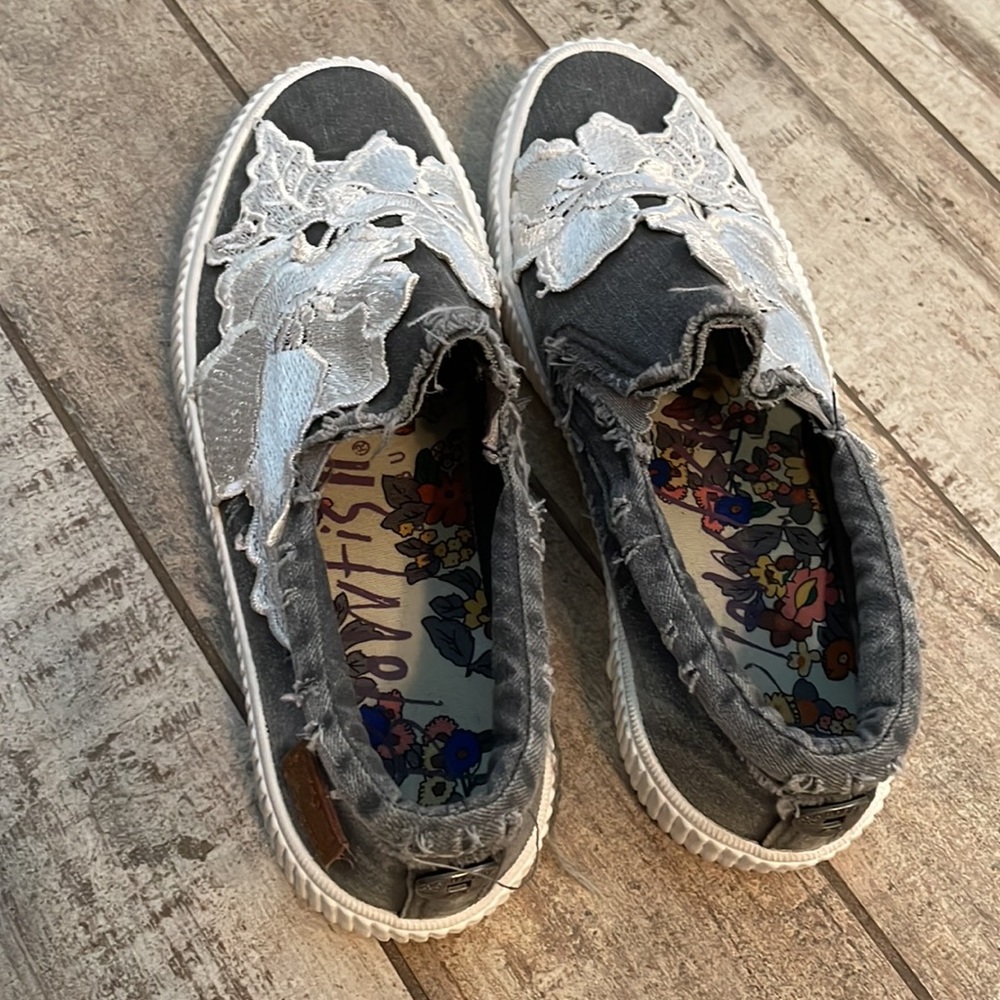 Blowfish Slides Size 6 Maybe Worn Once - image 4